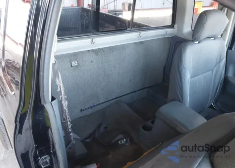 2001 Nissan Frontier Xe-V6 z USA, uszkodzony, nr VIN 1N6ED26Y01C320998